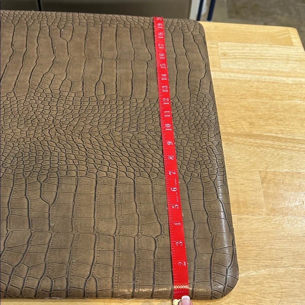 Elegant Brown Crocodile Pattern Foam Mat